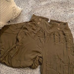 Wide-leg Army Green Pants